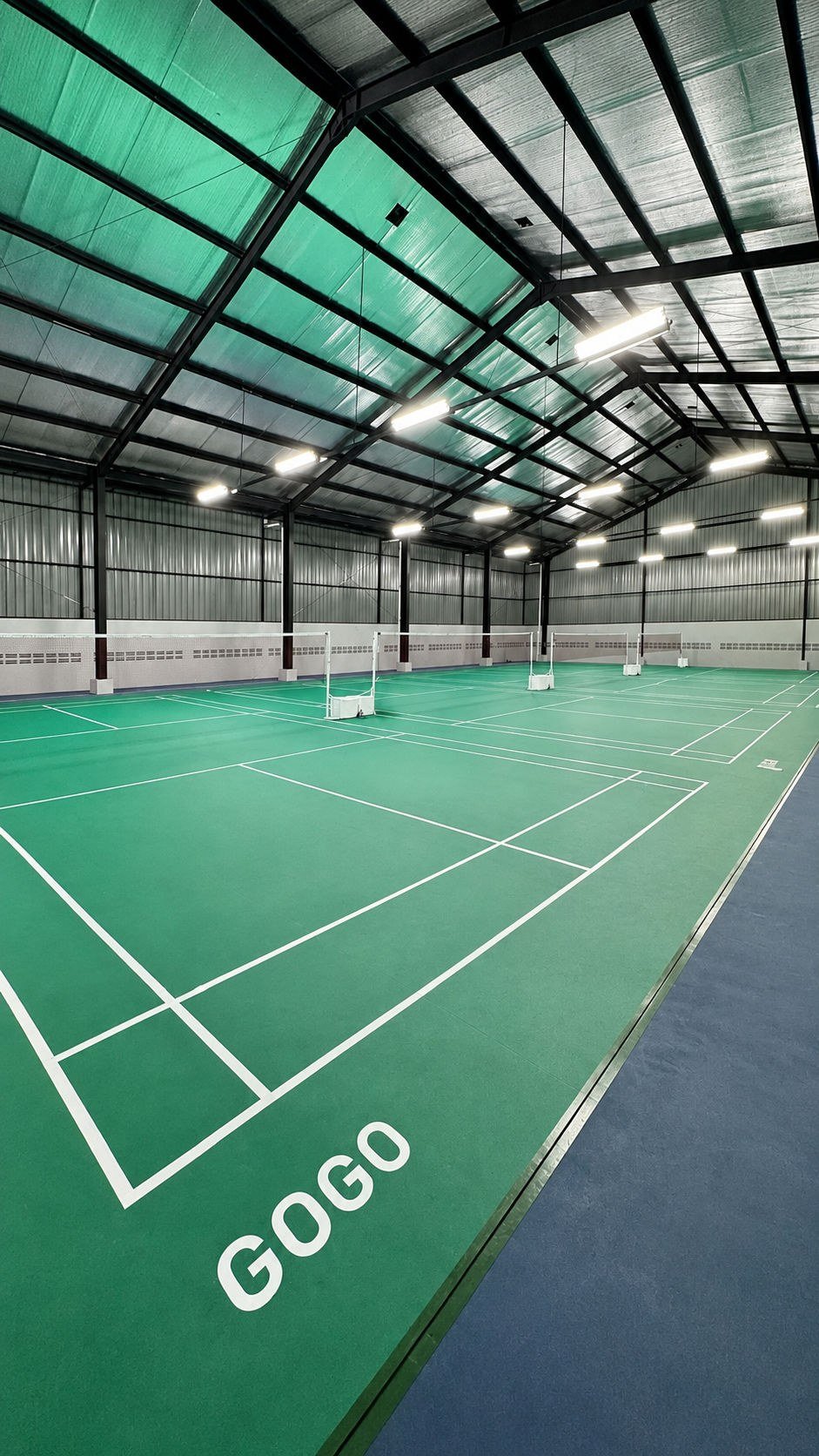 GOGO Sport Park indoor BWF-standard badminton court